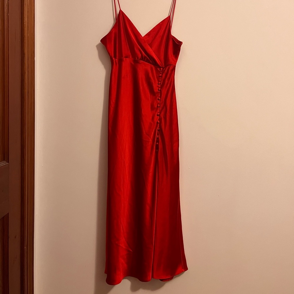 A elegant/sexy red dress.